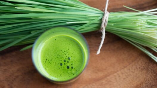 Wheatgrass bundle and a wheatgrass smoothie.